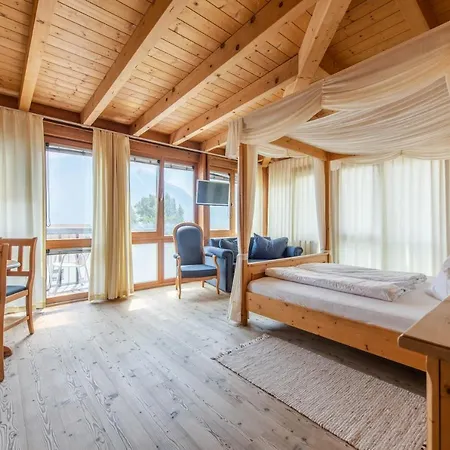 Hotel Garni Zum Hirschen 3*